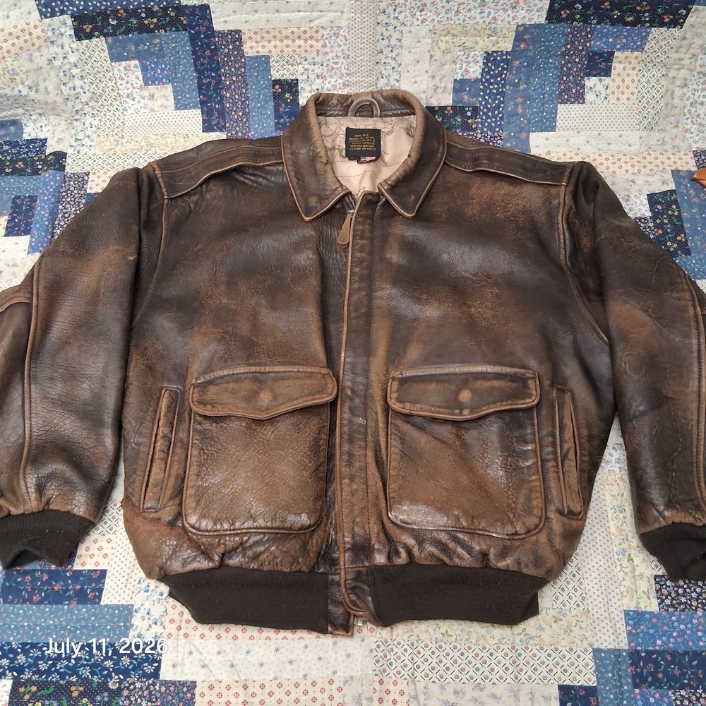 Vintage Avirex USA Type A2 Flight Bomber Leather Jacket Size Large Brown